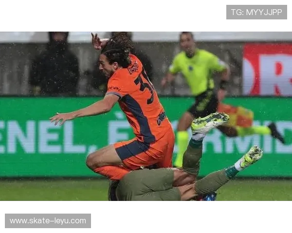 发掘足球场上的低调英雄 揭秘那些被忽视的隐藏球星