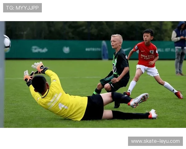 打造未来足坛传奇：从青训到顶级球星的成长之路