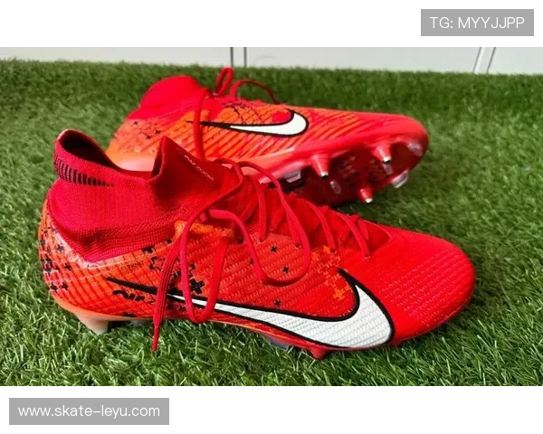 足球明星同款耐克鞋子魅力展示让你感受赛场上的极速与风采